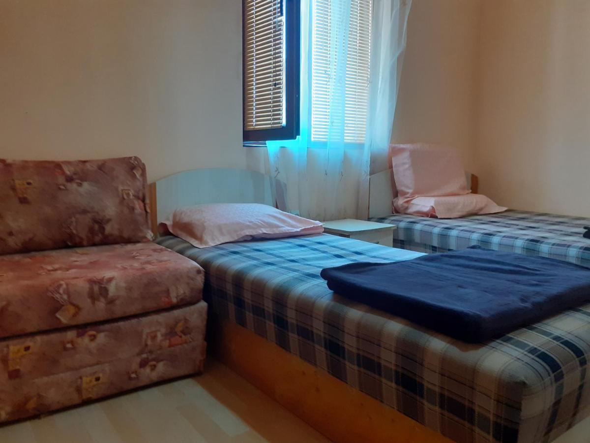 Guest House Edelvais Dve Mogili Ngoại thất bức ảnh