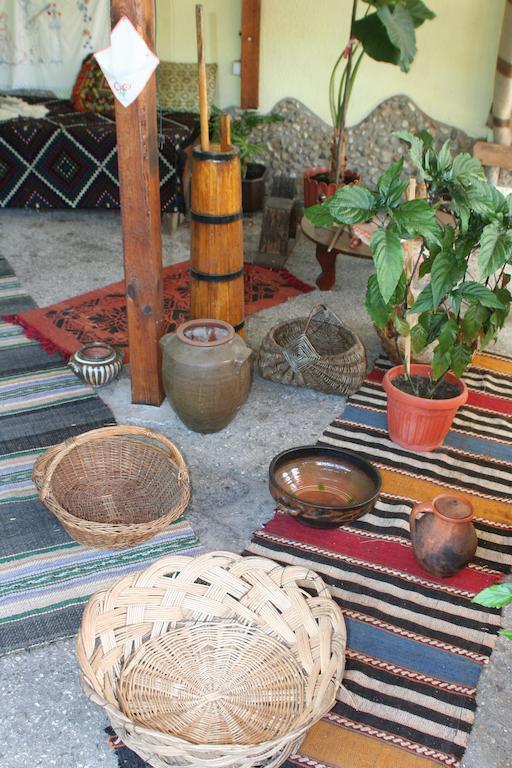 Guest House Edelvais Dve Mogili Ngoại thất bức ảnh
